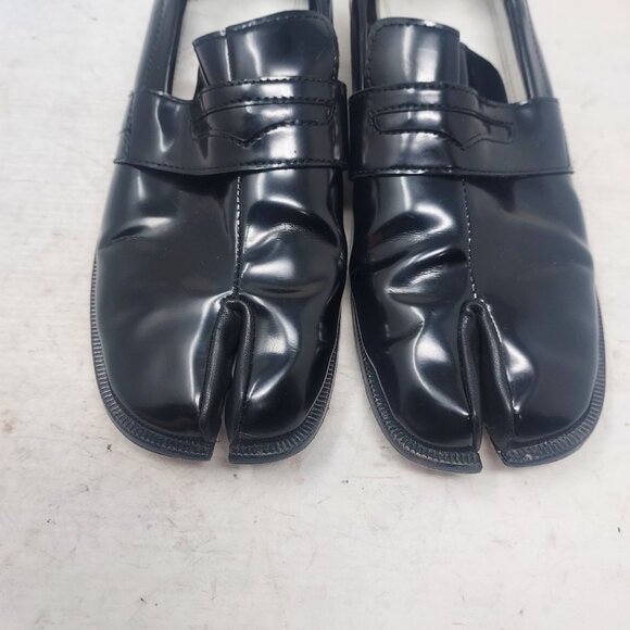 Maison Martin Margiela WOMENS Patent Black Split Toe Loafer - Picture 9 of 13